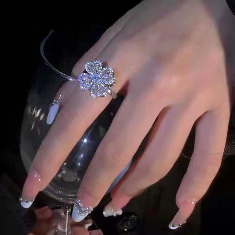 Luxury Rhinestone Four-leaf Clover Rings Women Finger Rings Korean Style Spinning Zircon Rings