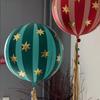 22-tums 4D randig stjärna aluminiumfolieballong med röda gröna bollar som kan sväva i luften för jul och födelsedag