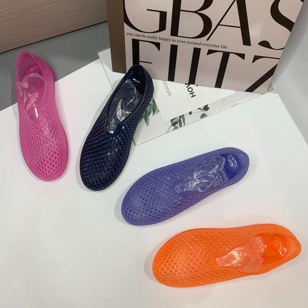 New Summer Hole Shoes Women's Korean Version Breathable Foot Cover Low-top Beach Shoes Casual Flat Bottom Hollow Bag and Cool Slippers