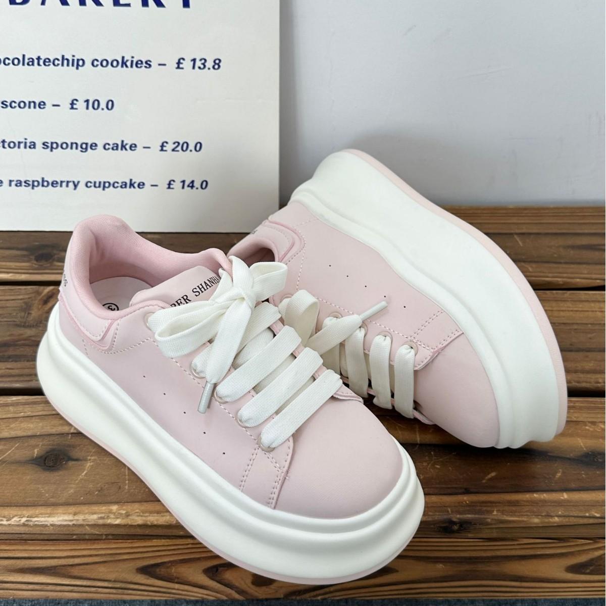 Производители повседневных белых туфель на толстой подошве Beier отправляют нишевые кеды 2026 года 40