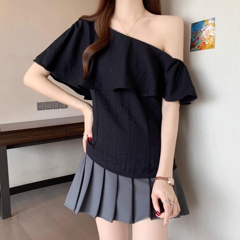 Pure desire one-word shoulder slash shoulder short-sleeved T-shirt women's summer, new Korean slim-fit irregular shawl pleated top