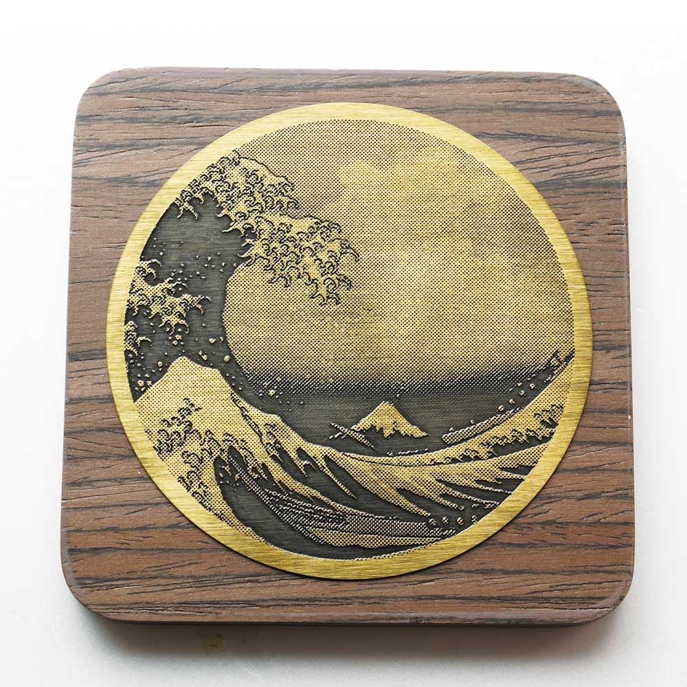

Yamaco Brass Ukiyo-e Coaster with Wooden Base, Square, Walnut (The Great Wave off Kanagawa), 9x9xH0.7cm, 16270