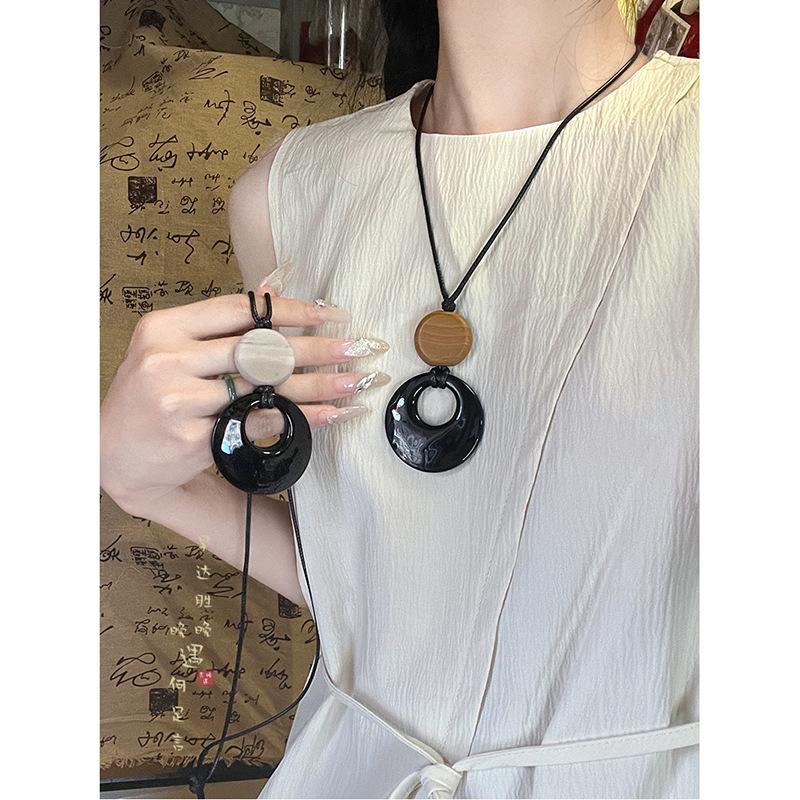 Chinese Style Resin Circle Necklace - Retro Chic, Light Luxury, Versatile Sweater Chain for Women