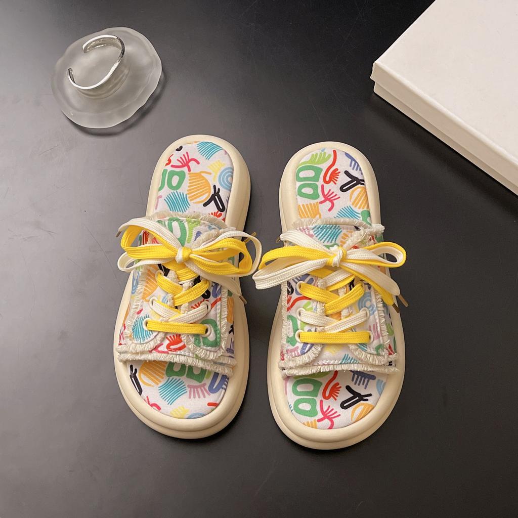 Fashion casual graffiti thick-soled slippers women's summer wear 2025 new niche design stepping on shit beach sandals