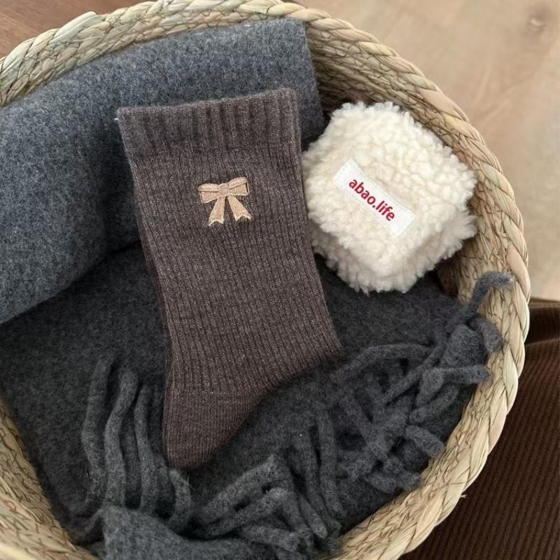 Bowknot socks, Korean-style women's autumn and winter warm plush retro mid-calf socks, brown mid-calf women's socks
