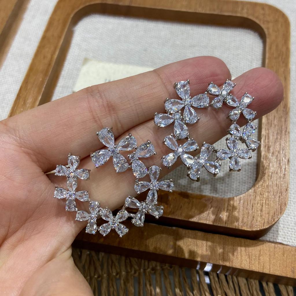 Light Luxury White Zircon Flower Earrings Women'S Design Sense Personality Temperament Earrings Fashion High Sense Earrings