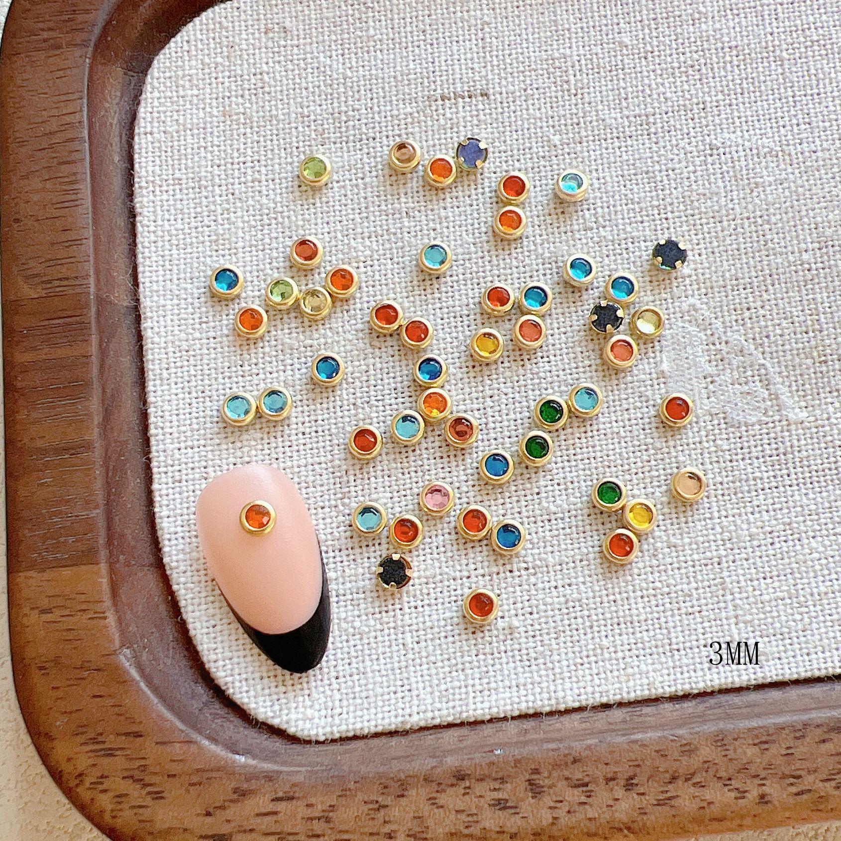 Pack of 1000 Nail Art Resin Rhinestones, Mixed Color, Round/Square, 3mm/4mm Approximately 1000 pieces per pack