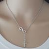 1 Pièce de Collier Croix Nombre Chanceux 8, Collier Court Simple et de Niche, Bijou Polyvalent Pour le Quotidien Décontracté