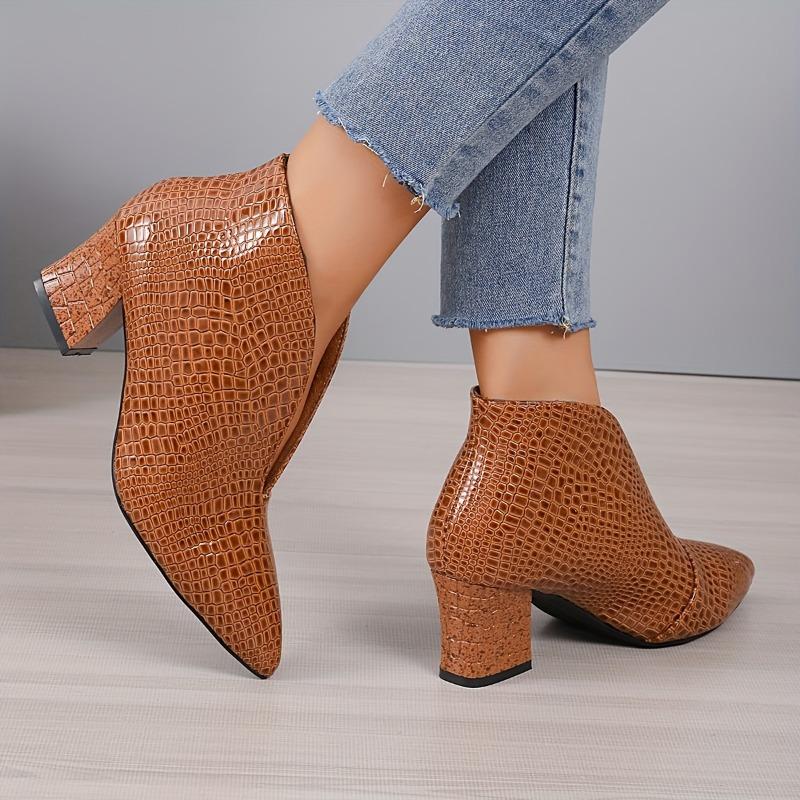 Mode Herbst/Winter 2025 Neue spitz zulaufende Mode-Stiefeletten Damen Stilettoabsatz Vielseitige Skinny Naked Boots