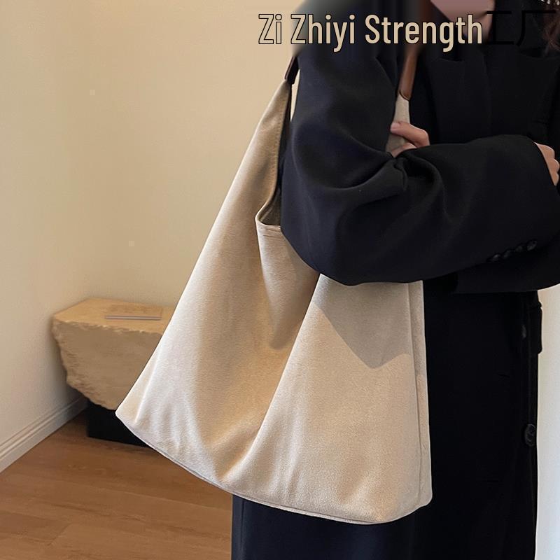 Retro Frosted Large Handbag - Women's Autumn/Winter Tote with Textured Design and Spacious Capacity