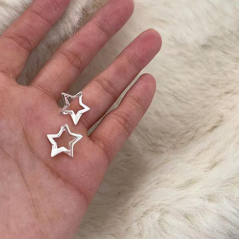 Korean Style Elegant Star Ear Cuffs for Women - Simple & Chic Five-Pointed Star Earrings for Daily Wear