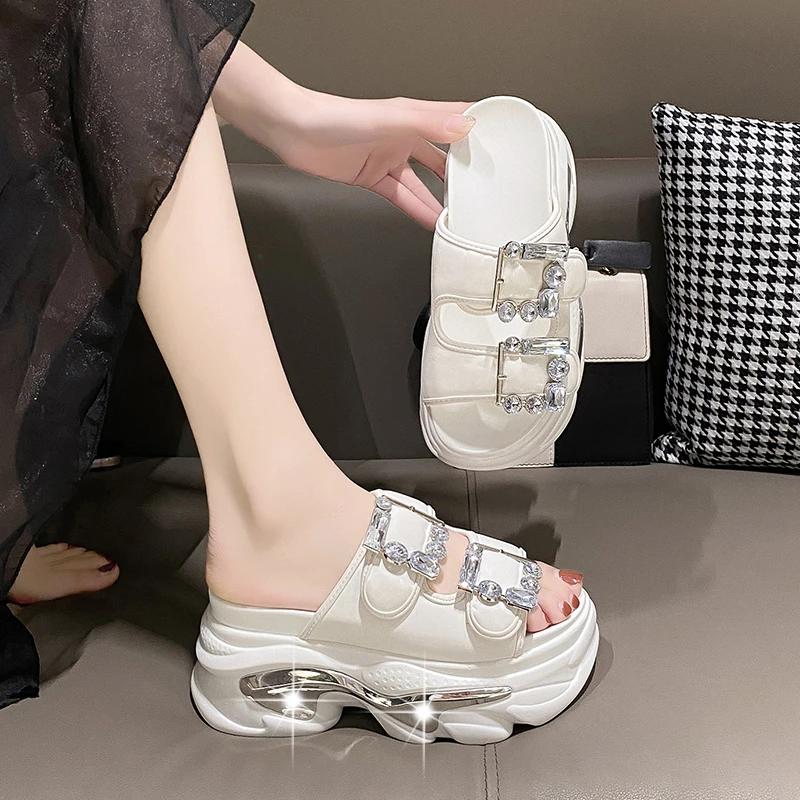 Moda Novas Mulheres Verão Chinelos Flip-Flops Senhoras Praia Bling Sapatos Sapatos de Salto Cunha Mulher Plataforma Alta Chinelos Sandálias Externas 8CM