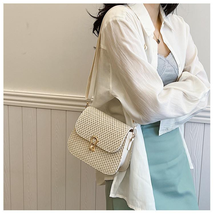 2024 New Fashion Woven Bag Stylish Chain Shoulder Bag For Daily Commuting Beach Bag