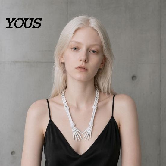 Necklace Halloween Gothic Skeleton Hand Necklace, Punk Cosplay Skull Claw Pendant Palm Choker, Costume Jewelry for Men Women