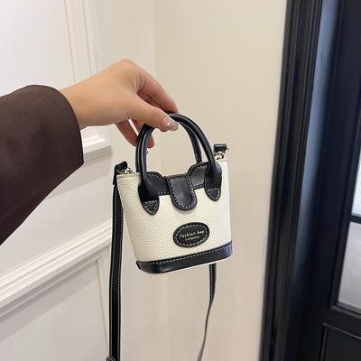 A Cute, Delicate and Soft PU Clutch Bag, Suitable for Daily Necessities Such As Lipstick and Mobile Phone Keys