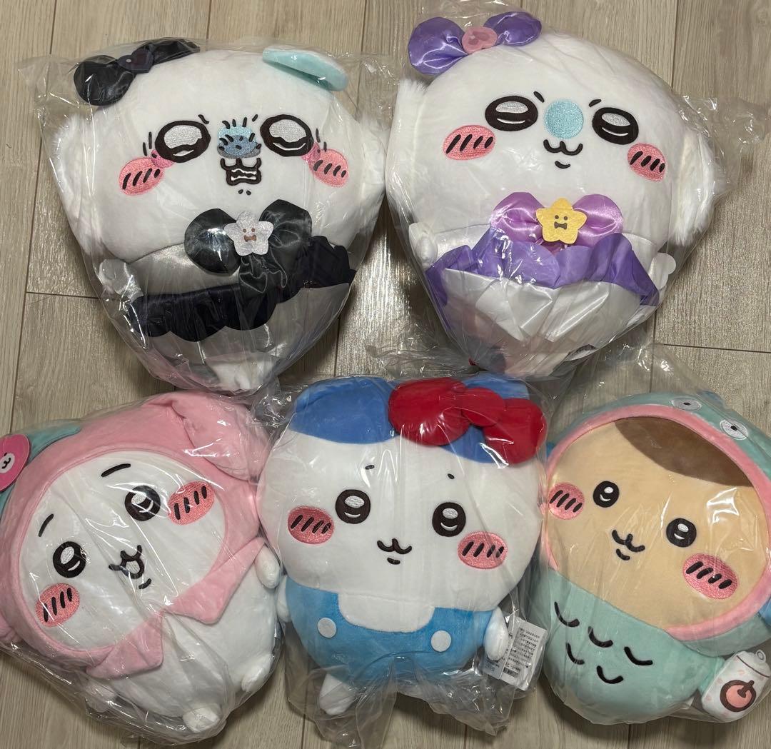 Last one Brand unopened Chii-Kawa Sanrio Magical plush toy complete set.