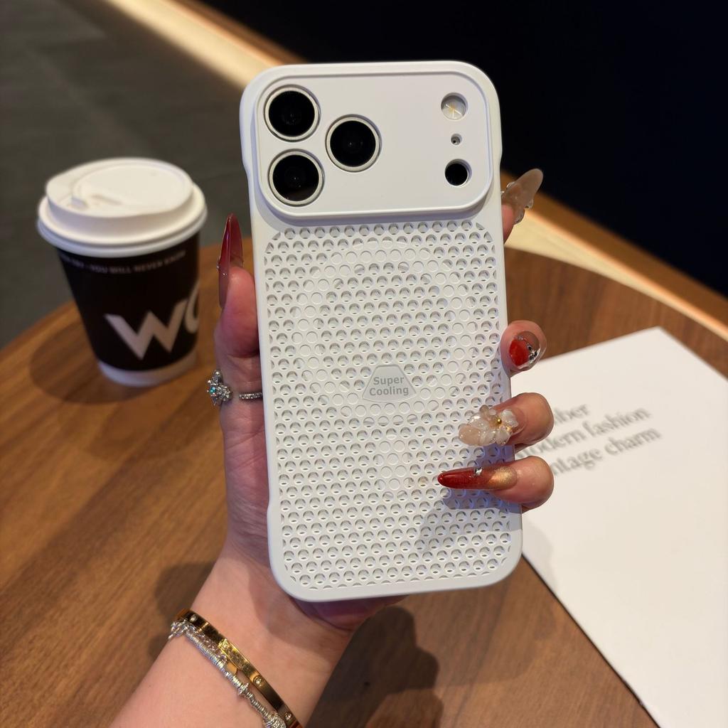 Applicable to iPhone17promax mobile phone case borderless honeycomb heat dissipation and breathability Apple 16 half pack magnetic protection