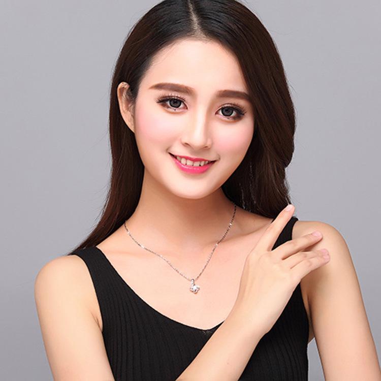 Min Yue 999 Sterling Silver Four-Leaf Clover Diamond Pendant Necklace for Women - Fashionable Light Luxury Design