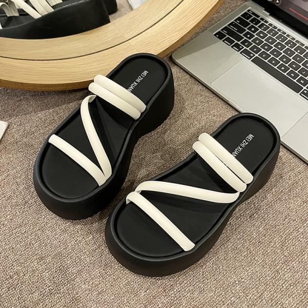 Fashion Shoes Woman 2025 Slippers Summer Pantofle Shale Female Beach Platform New Sabot Genuine Leather Slides Women's Genuine Leather S