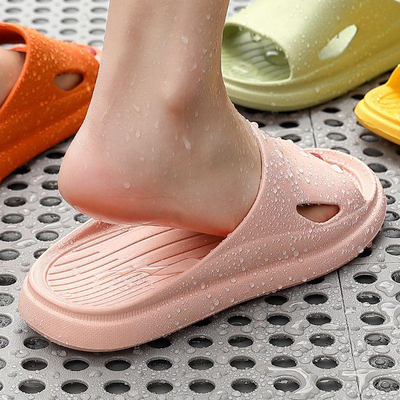 Unisex Odor-Resistant Non-Slip Slippers for Indoor Summer Use - Perfect for Guests and Couples in the Bathroom or Household.