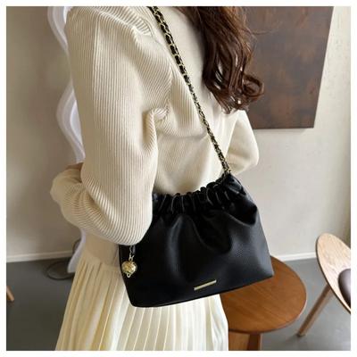 Plissierte Umhängetasche mit Kette für Damen vielseitige feminine Umhängetasche Mode Luxus