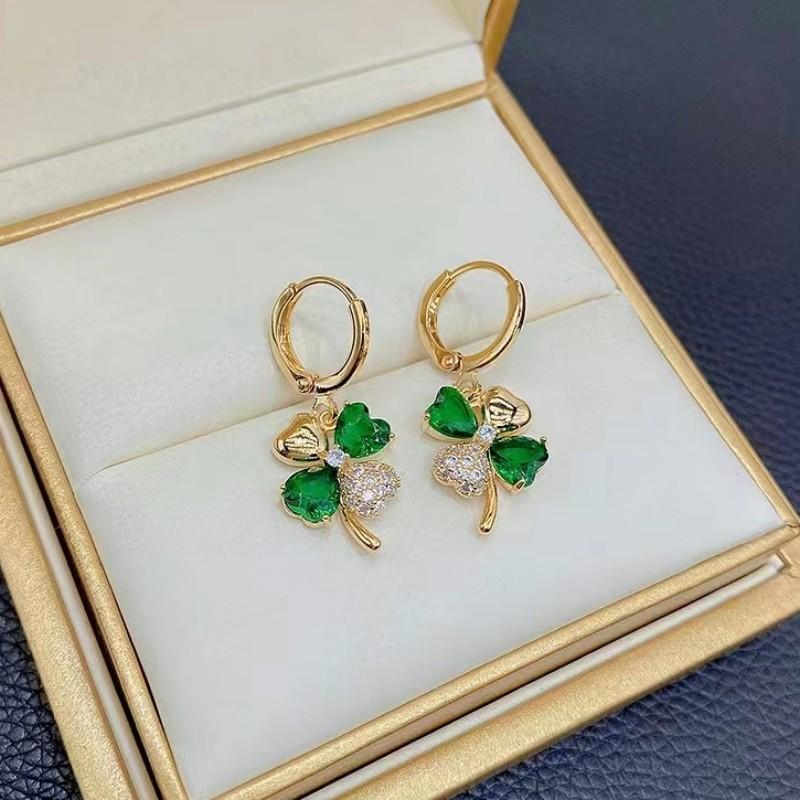 Fashion ins cold wind simple light luxury high-end ear buckle temperament geometric earrings women's small and versatile tide earrings