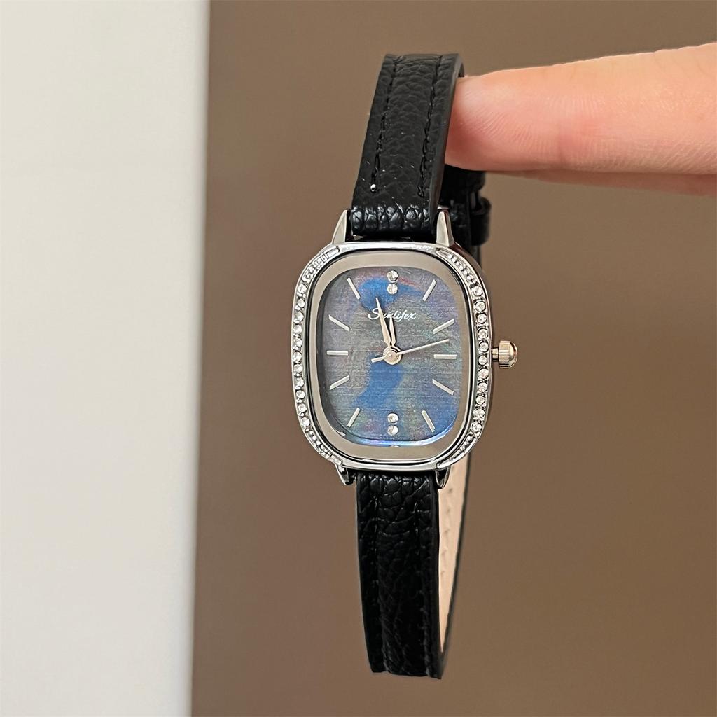 Exquisite Fritillary Light Luxury High-End Fashion Women'S Watch Retro Simple Belt High Value Watch