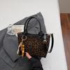 Modische Leoparden-Schultertasche Crossbody-Handtasche Matt Einzelriemen Handtasche Vielseitiges Design für junge Erwachsene