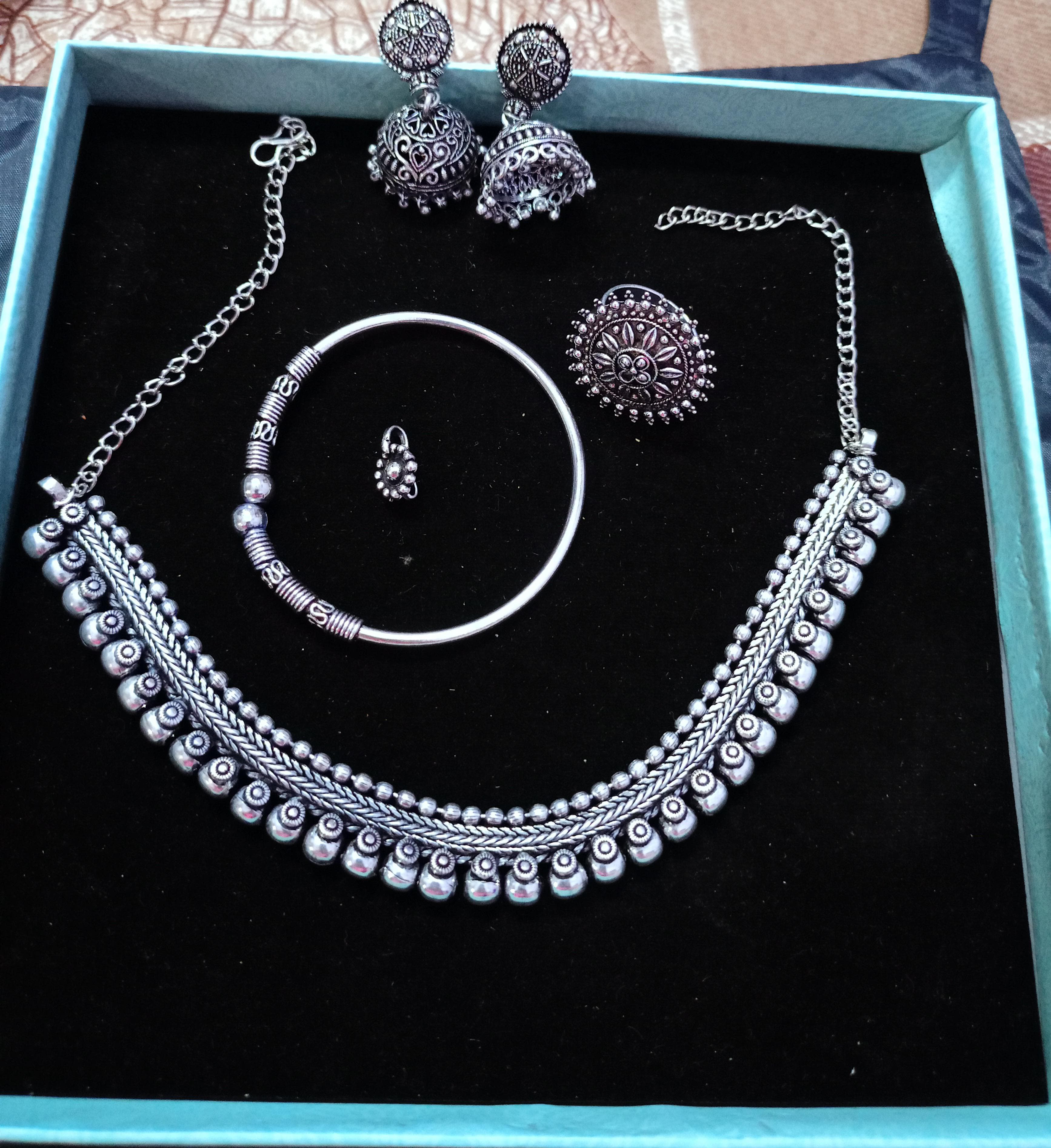 

Этническое традиционное индийское колье-чокер из окисленного серебра, серьги и браслеты, комбинированные ювелирные изделия Adjustable серебряный