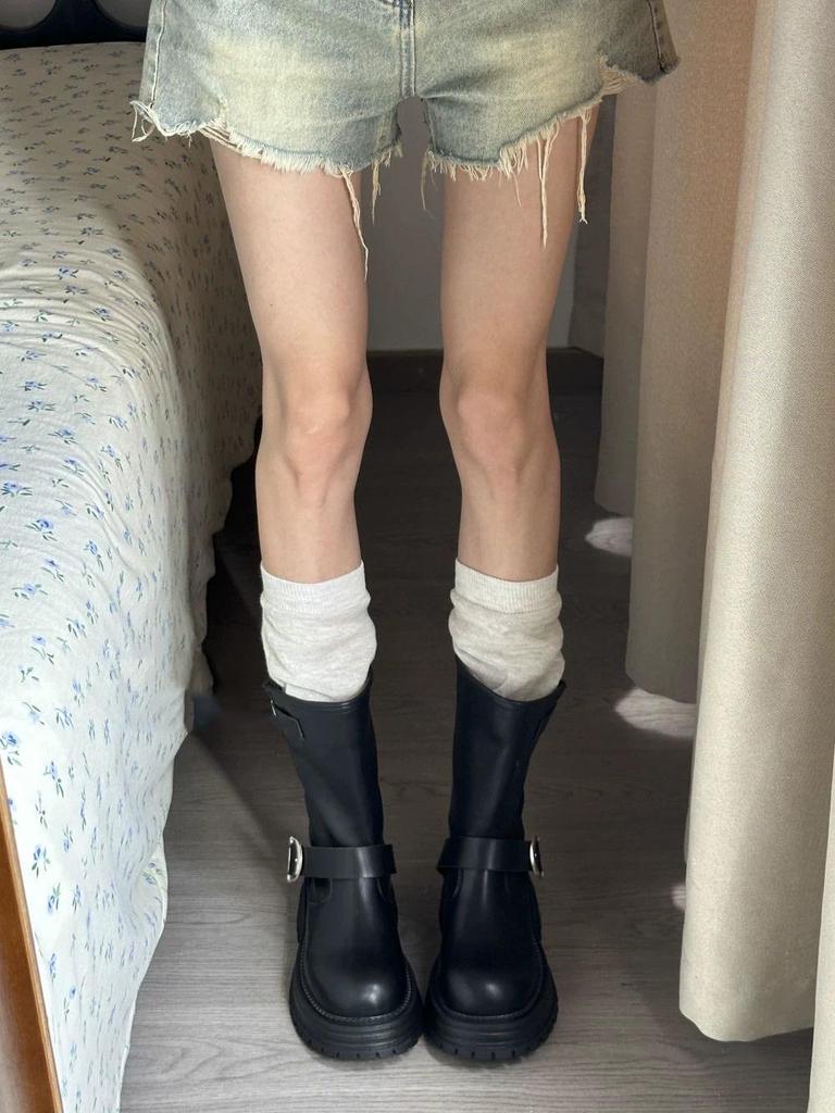 Retro Thick-Soled Slip-On Martin Boots for Women - 2025 Autumn Slimming, Versatile, Height-Enhancing Design