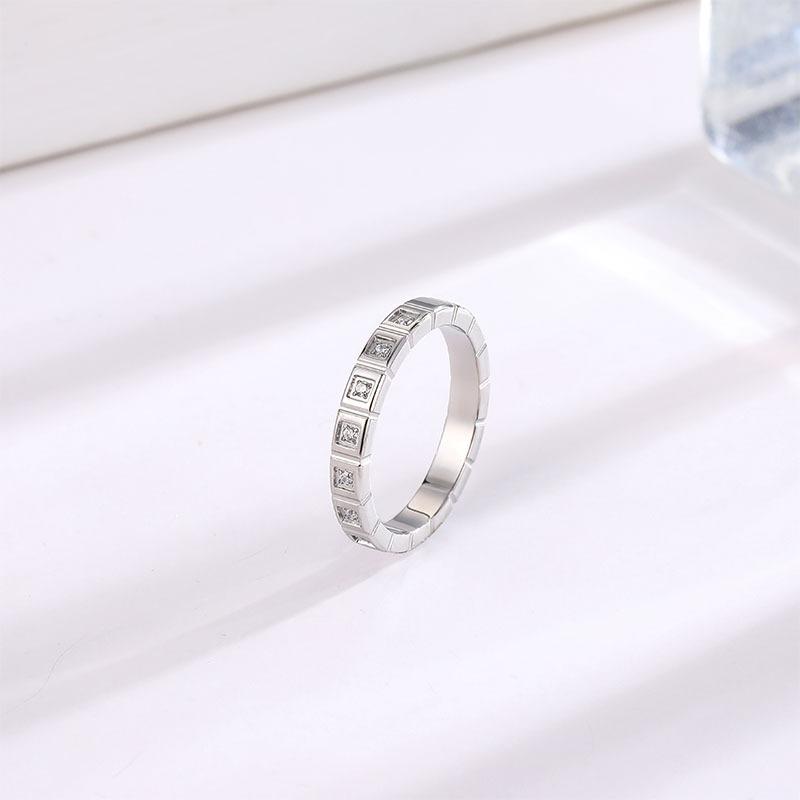Simple and High-end Round Square Row Titanium Steel Ring for Female Couple, Trendy Accessories