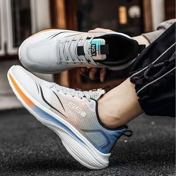 Summer new men's sports shoes breathable mesh casual running shoes fashionable and soft comfortable sports men's shoes