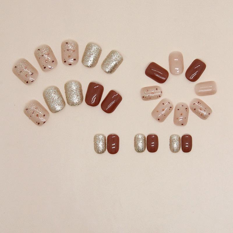 24 Pieces Caramel Brown Champagne Fine Sparkling Color Short Square Girl Versatile White Fake Nails Wearing Armor