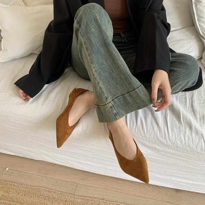 Vintage Puntige Neus Slip-On Dames Kantoor Pumps Elegante Dikke Hakken Feestjurk Schoenen 2026 Nieuwe Lente Herfst Forenzen Schoenen