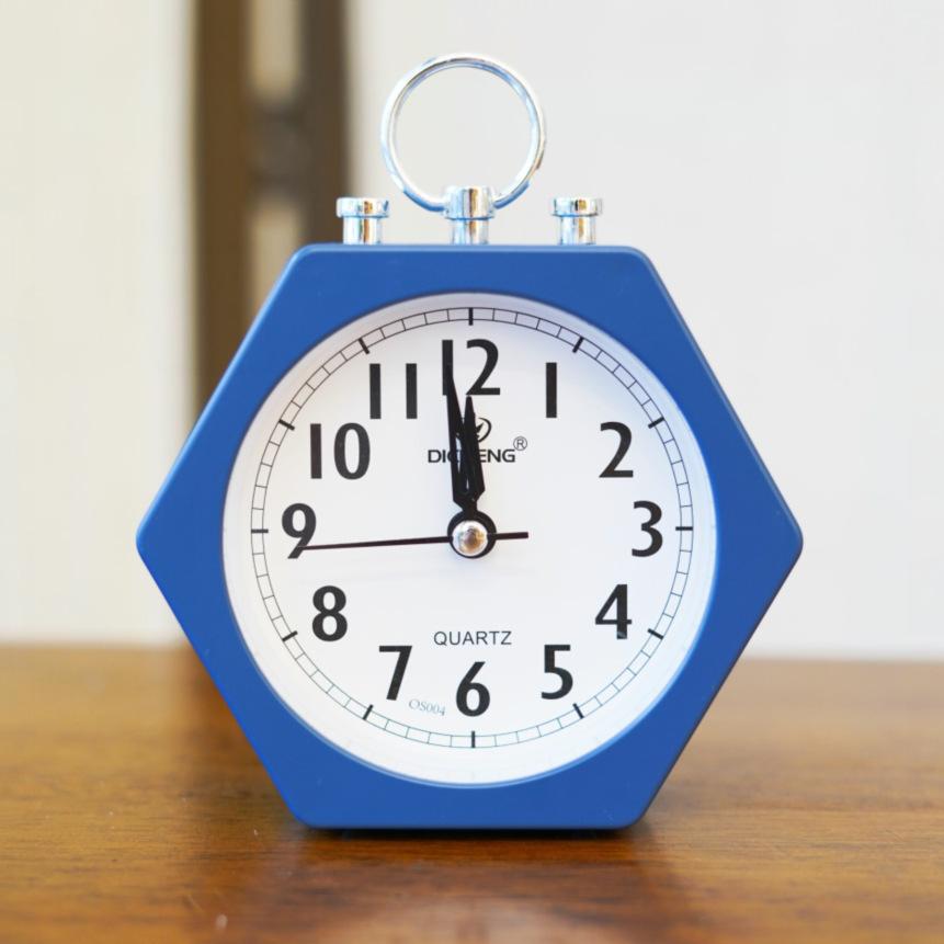 Creative Mute Cute Alarm Clock Student Simple Dormitory Desktop Bedside Bedroom Clock Children Alarm Clock