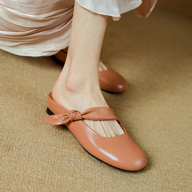 Mode 2025 NY Sommar Kvinnor Mules Äkta Läder Damskor Rund Tå Grov Klack Täckt Tå Höjdökande Sandaler Moderna Tofflor