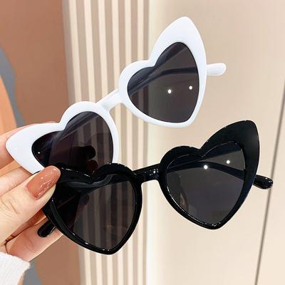 Retro Pose Liebe Sonnenbrille Damenmode Großes Gesicht Dünne Brille Sommerreise Sonnenschutz