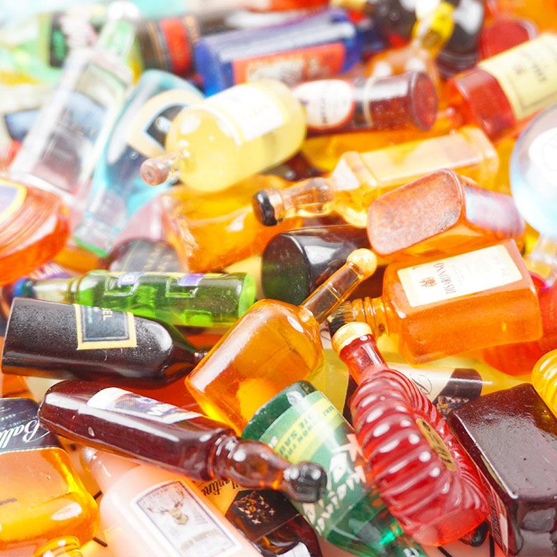 10Pcs Mini Drinks Bottle Dollhouse Decoration Part Dollhouse Pub Bar Decor Model Doll House Accessories Kids Toys