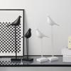 Elegante Decorazione da Tavolo per Soggiorno, Statuetta di Uccello Bianco e Nero, Scultura Minimalista d'Arte Moderna, Accent per TV Casa, Mobile, Libreria, Ufficio