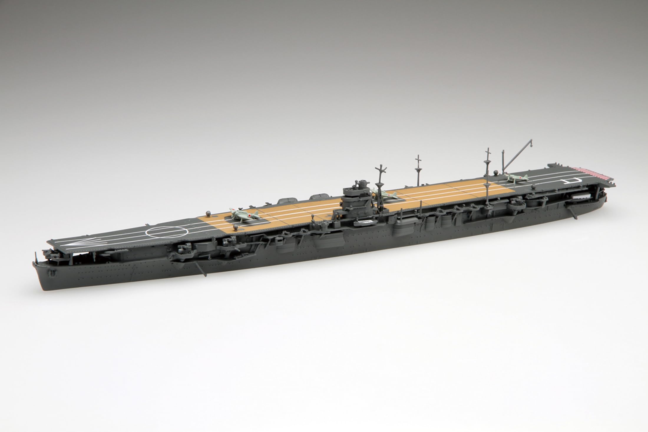 

Пластиковая модель авианосца ВМС Японии Hiryu специальной серии 1/700 №56 серый