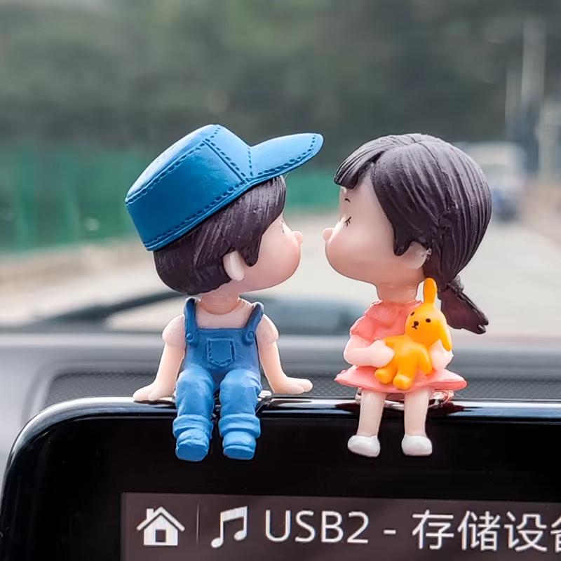 Couple Cute Ornaments for Car, Car Decoration Cute Cartoon Couples Action, Cartoon Car Dashboard Decorations, Cute Lovely Kiss