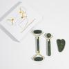Jade Massagegerät Set: Jade Roller, Stacheliger Gesichtsmassager & Gua Sha Brett