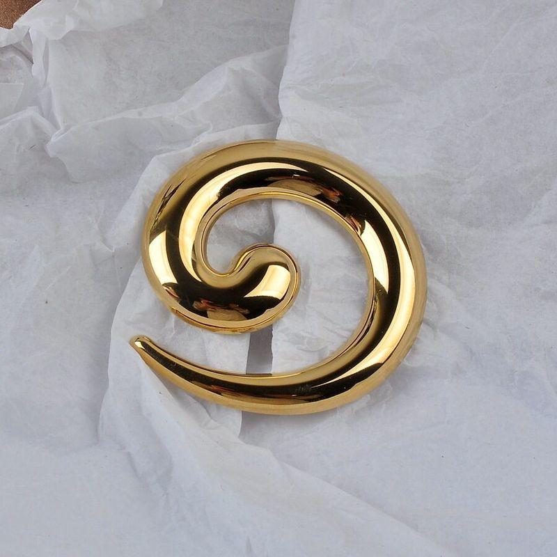 European and American Fashion Wavy Pattern Irregular Brooch High-End Simple Versatile Coat Niche Metal Pin Clothing Accessories