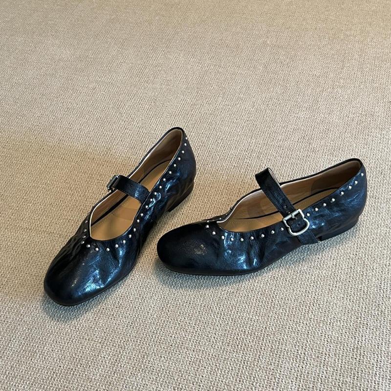 Vintage Leather Round Head Shallow Mouth Mary Jane Shoes Women's Versatile Flat Bottom Rivets One Word with Commuter Shoes
