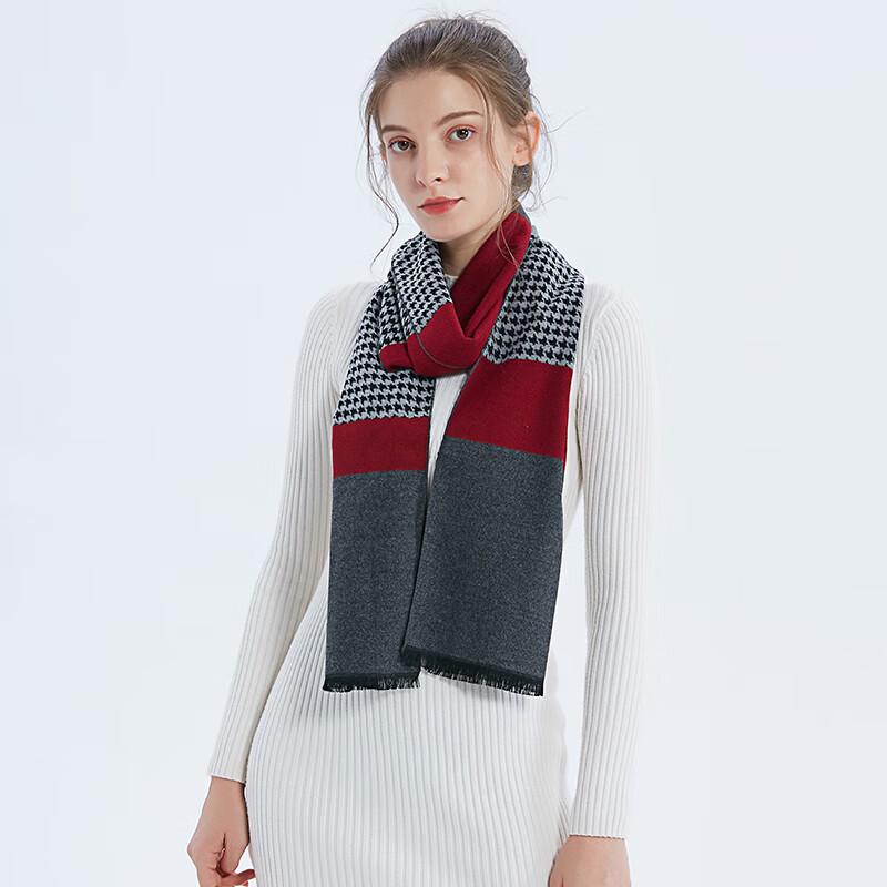 Aisi Yalan Winter Scarf and Glove Set