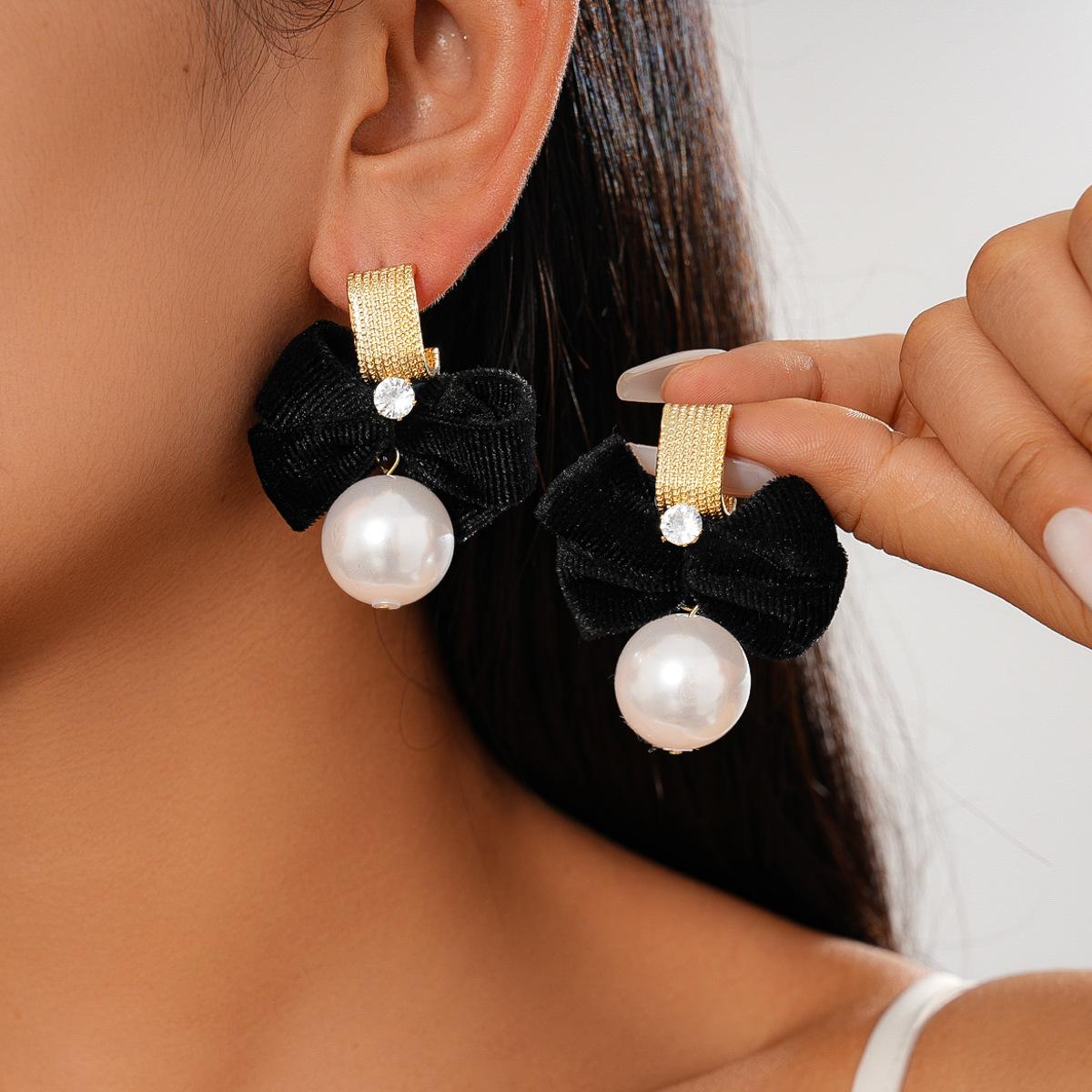 

Модные серьги-подвески для женщин чёрный