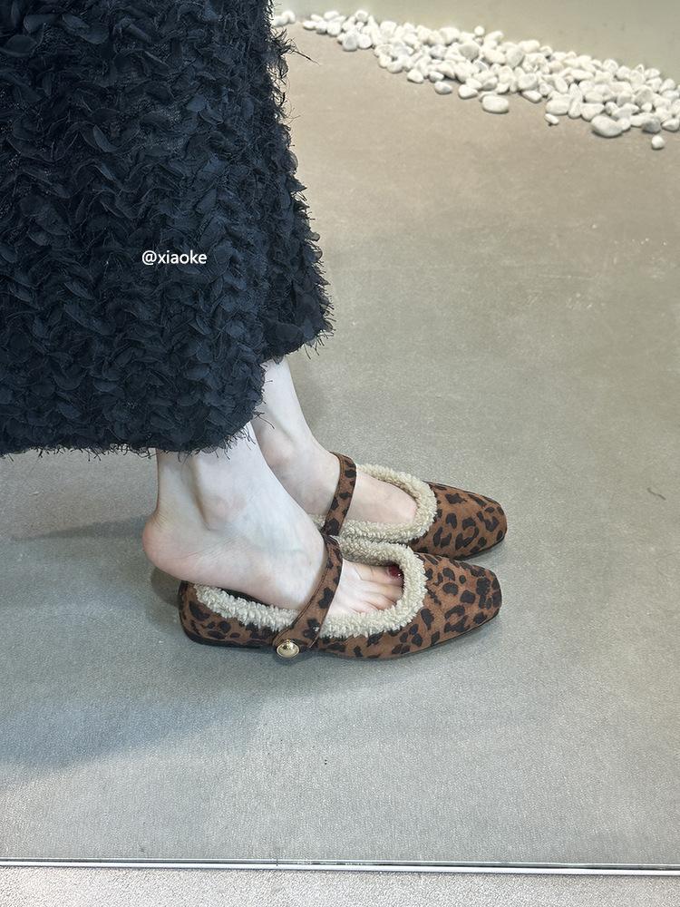 

Женщины носят хлопковые туфли-лодочки осенью и зимой, однотонные туфли на плоской подошве, туфли Мэри Джейн с ремешком, теплые туфли с помпонами 40