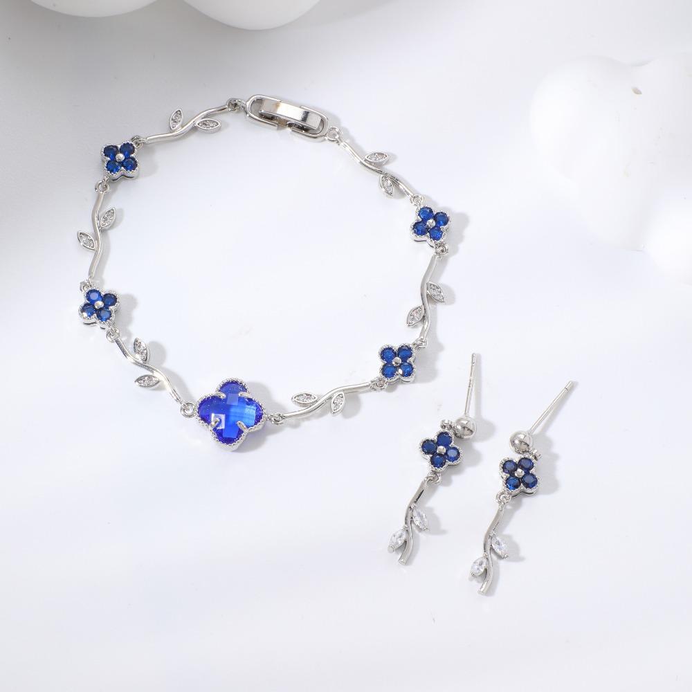 Elegant and Stylish Lucky Clover and Sweet Four-leaf Clover Bracelet and Earring Jewelry Set