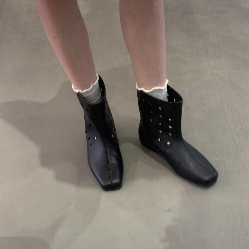 Sheepskin version~ Design sense net boots leather wide tube hole western boots women's retro hollow breathable Maillard cool boots