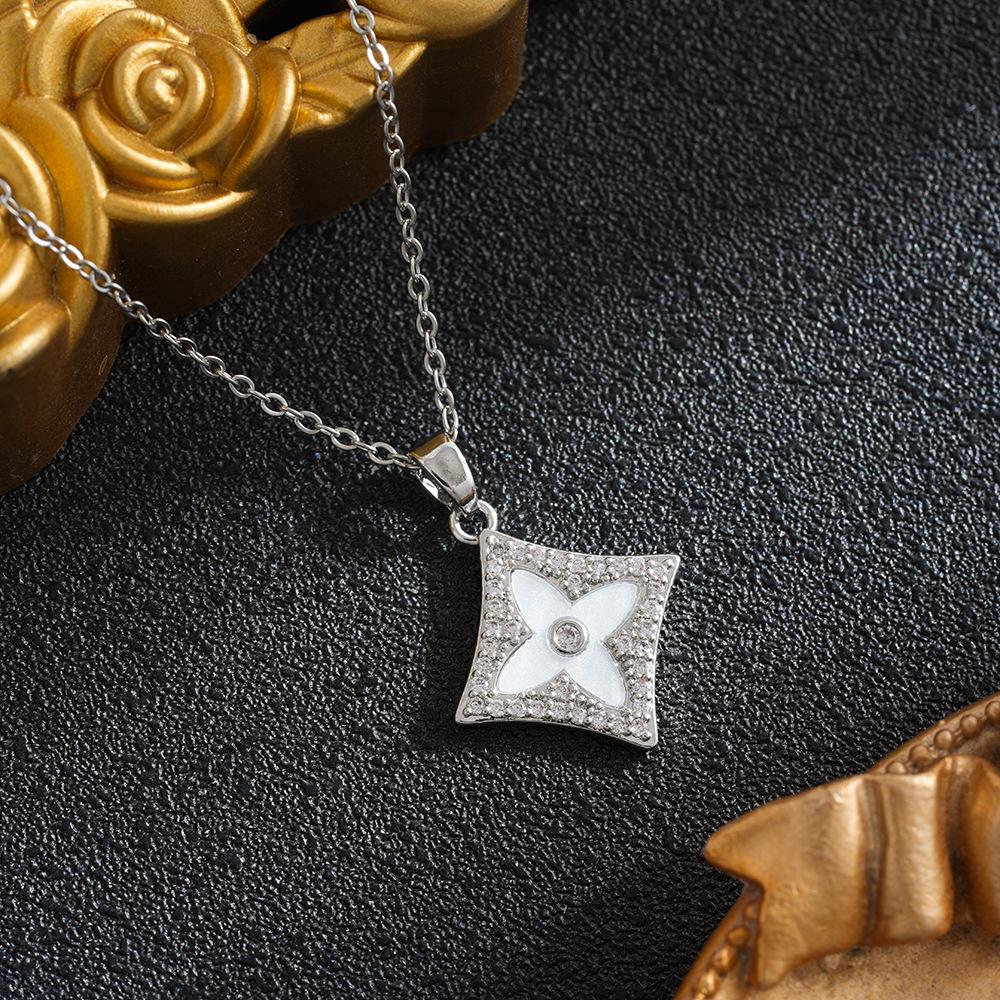 2026 Diamond-Inlaid Four-Leaf Clover Mother-of-Pearl Necklace for Women - Light Luxury, Versatile Gift Pendant, Collarbone Chain